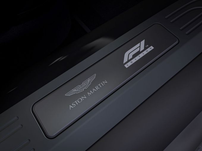 Aston Martin Vantage F1® Edition 8