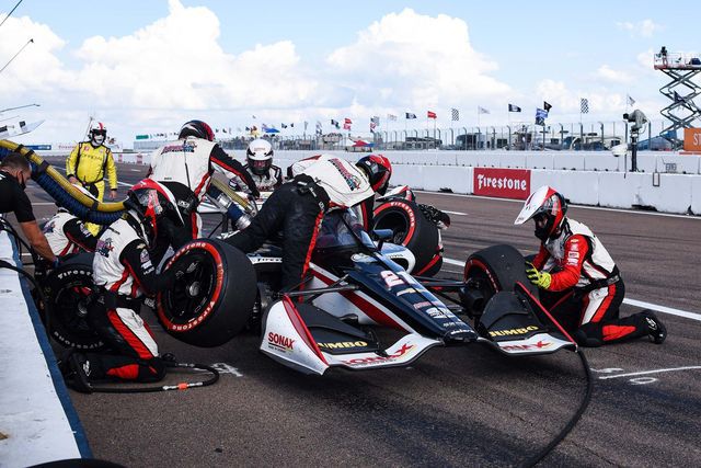 Pitstop Rinus Veekay