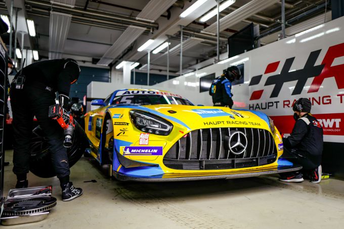 HRT preview Monza Bilstein Mercedes pitbox