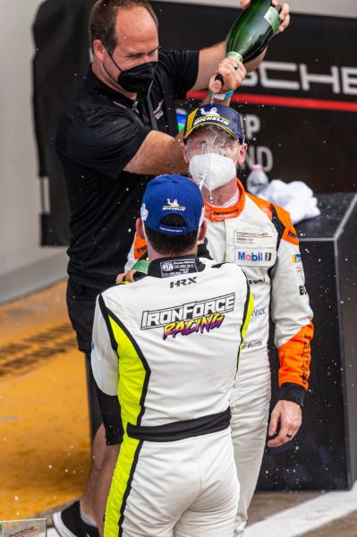 Porsche Carrera Cup Deutschland Monza champagne voor Larry ten Voorde