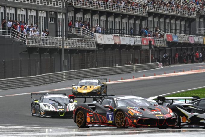 Ferrari Challenge Trofeo Pirelli circuit van Ricardo Tormo in Valencia Roger Grouwels 10
