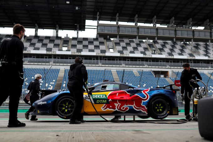 Red_Bull-Ferrari_von_Liam_Lawson_NZL