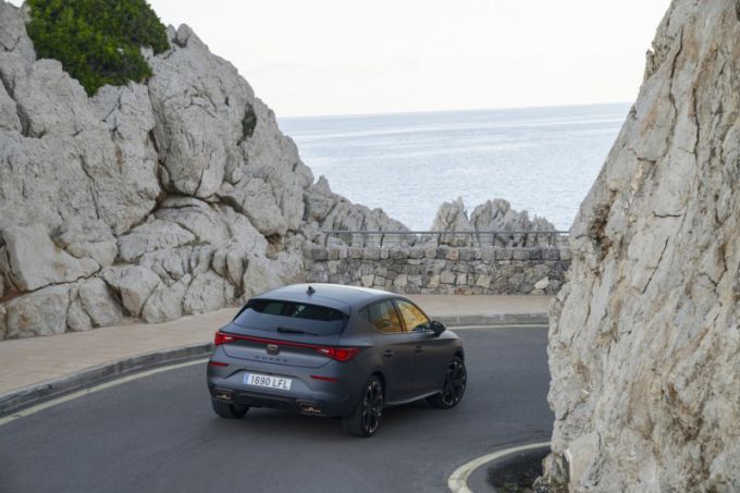 Topscore voor CUPRA Leon e-HYBRID in strenge Euro NCAP-test