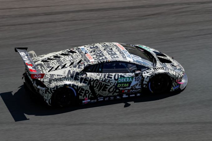 Esteban_Muth_Lamborgini_art_car_DTM_Zolder2021