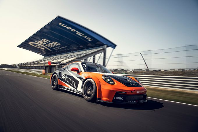 Team_GP_Elite_tribune_Zandvoort