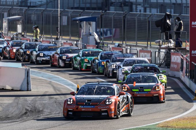 Porsche Carrera Cup Deutschland Larry ten Voorde rijtje pitlane