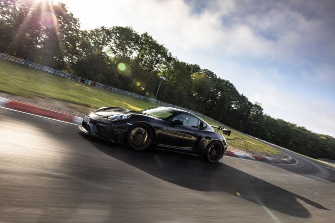porsche718caymangt4rs7