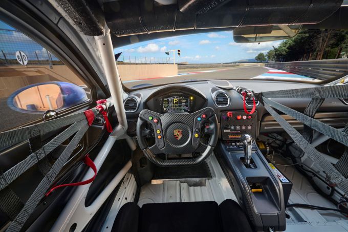 2_Porsche_718_Cayman_GT4_RS_Clubsport_769_179c