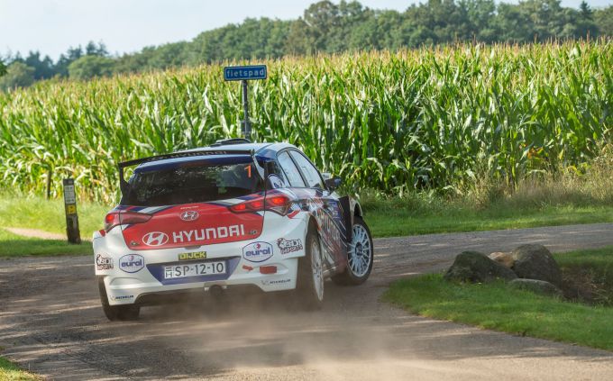 Bob de Jong regerend Nederlands kampioen Rally