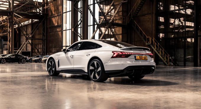Gouden Stuurwiel voor Audi e-tron GT als ‘mooiste auto van het jaar’