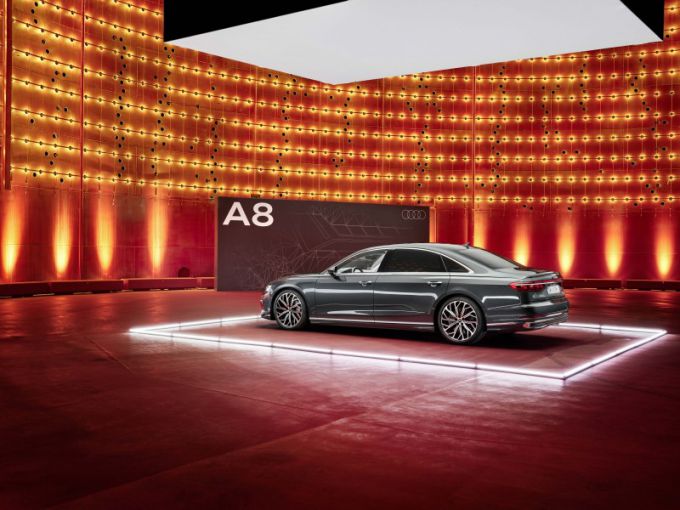 Vernieuwde Audi A8: representatieve looks en innovatieve technologieën in het topsegment