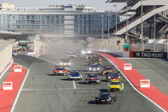 24H DUBAI 2022 startveld 1