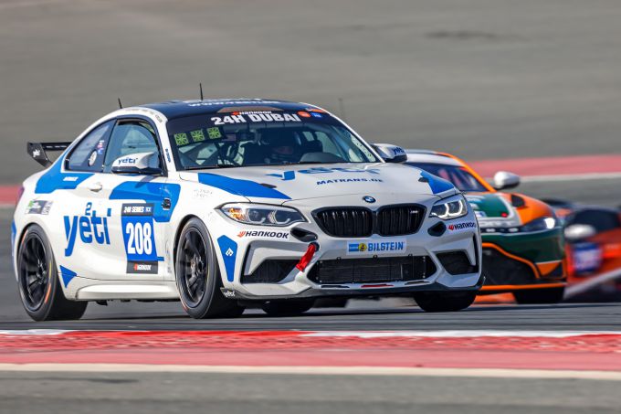 24H Dubai Nr208 BMW