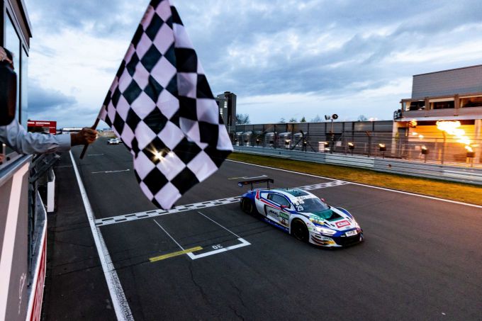 Audi_R8_LMS_Nr29_Montaplast_by_Land-Motorsport_Ricardo_Feller_en_Christopher_Mies