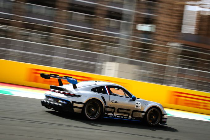 Porsche Sprint Challenge Middle East Jeddah Corniche Circuit Jan Dobber actie achterzijde