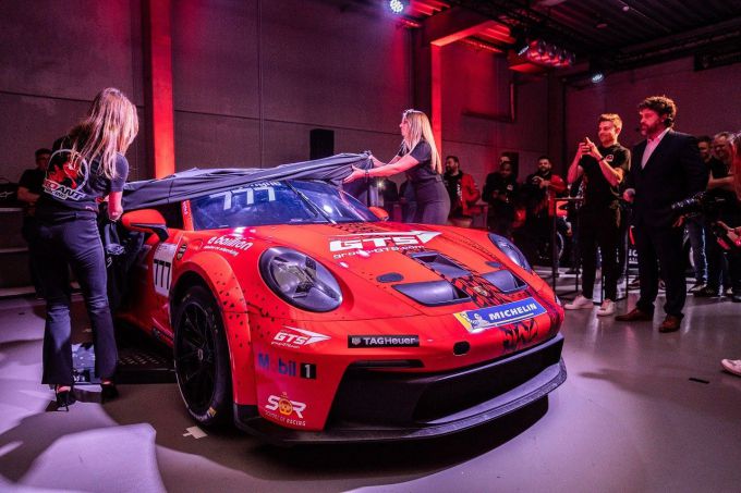 RedAnt Racing doek eraf onthulling