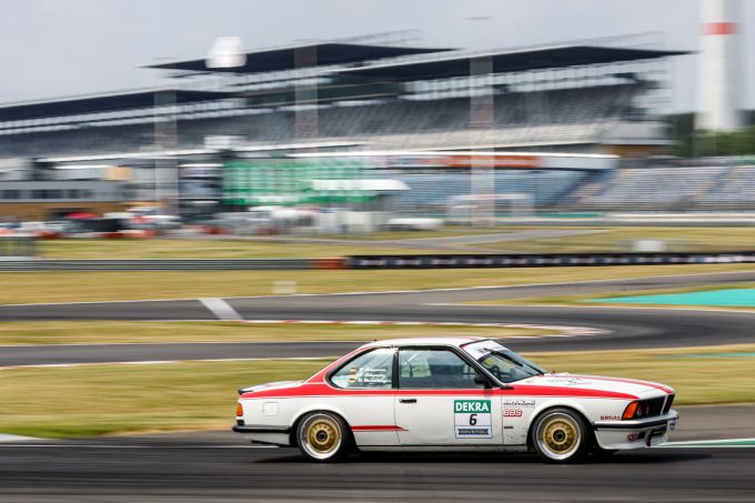 Voormalig DTM runner-up Olaf Manthey in de BMW 635