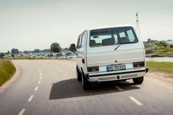 B32, über-Transporters die door Porsche 9