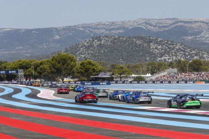 Achterkant_startveld_Paul_Ricard_porschemobil1supercup-paulricard