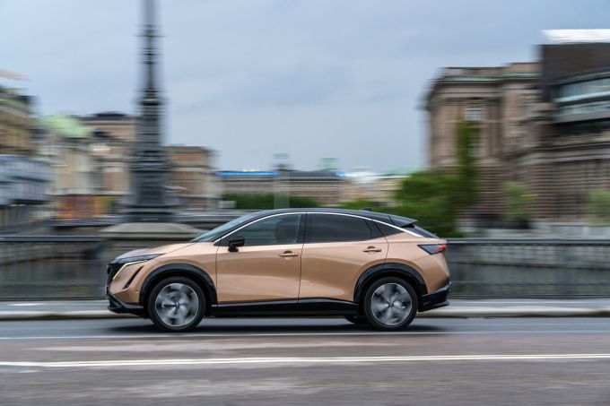 Nissan Ayira