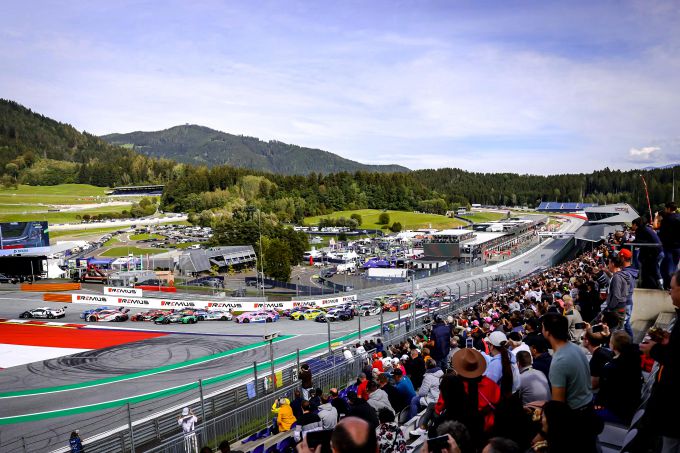 DTM Red Bull Ring powered by REMUS startveld eerste bocht