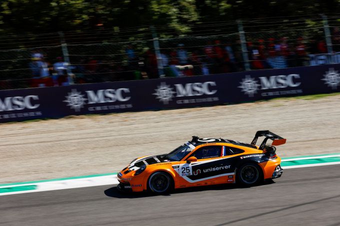 Porsche Mobil 1 Supercup 2022 @ Monza Larry ten Voorde zijkant actie