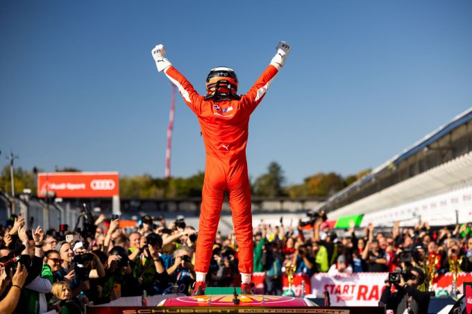 Sheldon van der Linde DTM kampioen 2022 met Schubert BMW 7