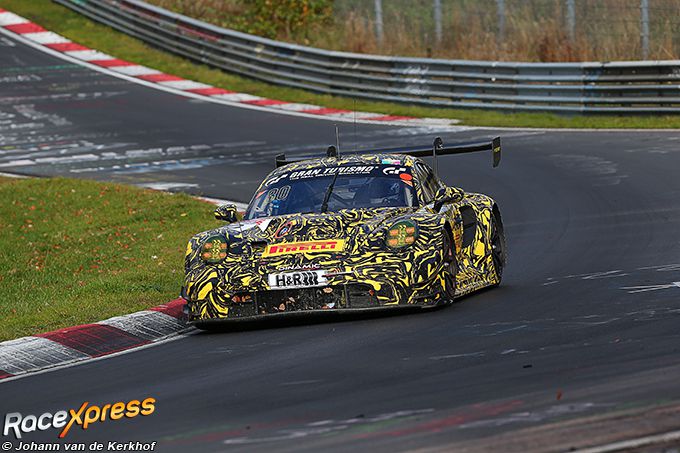 de Nieuwe Dinamac Porsche maakt zijn debuut bij de NLS