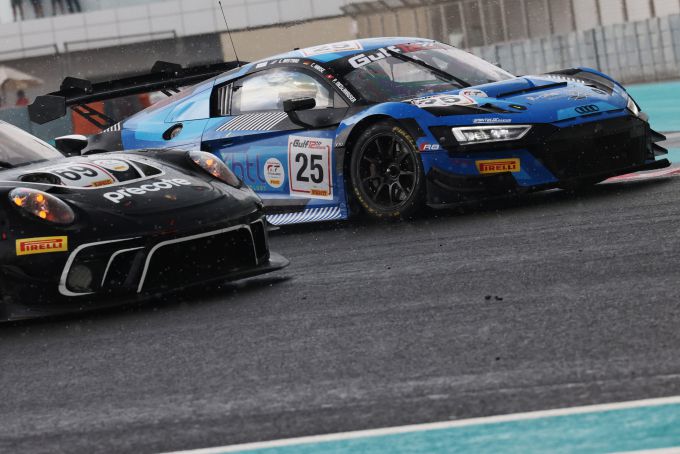 Gulf_12_Hours_Audi_Porsche
