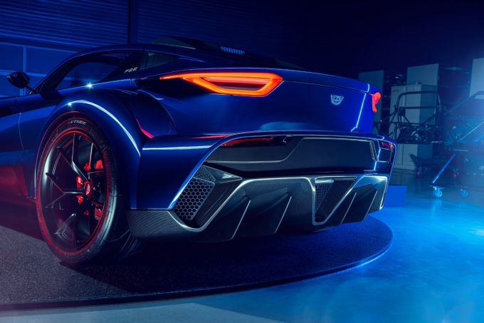 Donkervoort_FW22_6