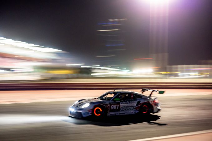 24H Dubai 2023 FACH Auto track gloeiende remschijven