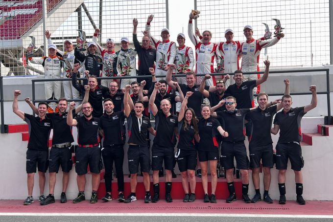 24H Dubai 2023 FACH Auto crew