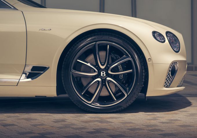Bentley Continental en de JAS 949 foto 3