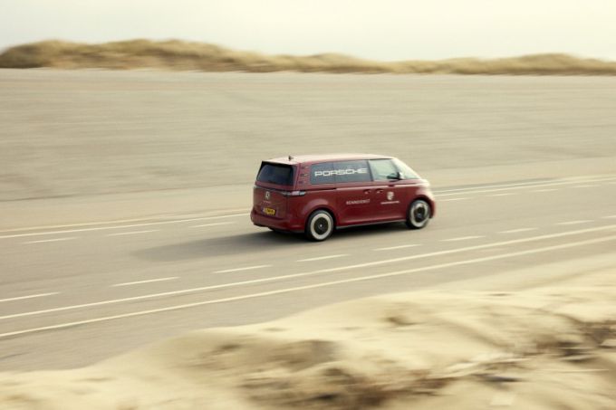 Volkswagen ID. Buzz en de Porsche Renndienst Volkswagen-bus foto 10