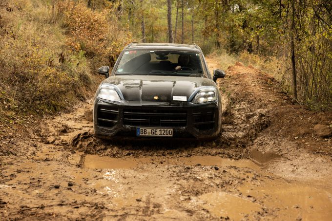 Duurtest vernieuwde Porsche Cayenne foto 3