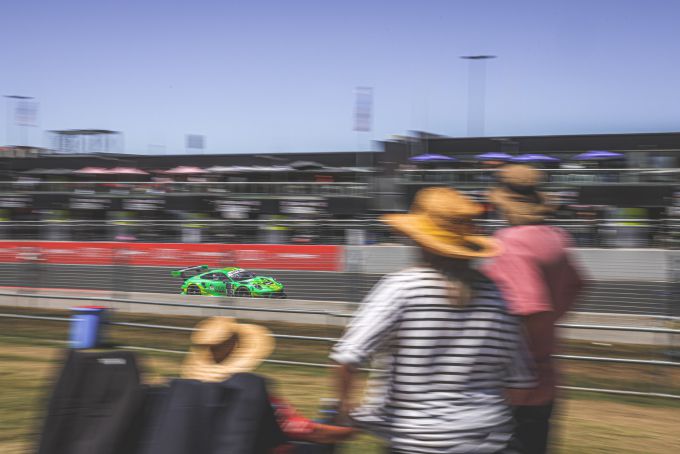 Bathurst 12 Hour Nr912 Porsche Manthey EMA-team Foto 6
