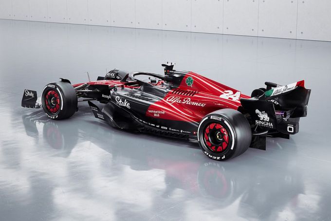 Alfa_Romeo_C43_Quadrifoglio_Italian_flag