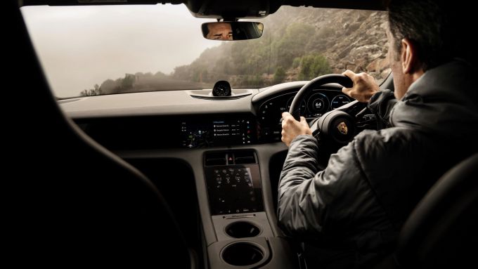 Mark Webber Tasmanië Porsche Taycan Cross Turismo foto 10