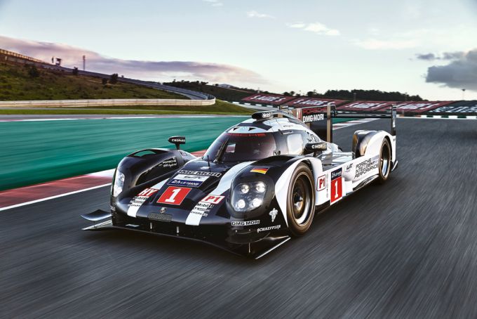 Mark Webber Tasmanië Porsche Taycan Cross Turismo foto 11
