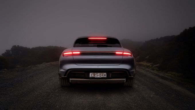 Mark Webber Tasmanië Porsche Taycan Cross Turismo foto 15