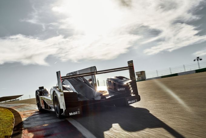 Mark Webber Tasmanië Porsche Taycan Cross Turismo foto 16