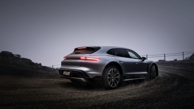 Mark Webber Tasmanië Porsche Taycan Cross Turismo foto 6