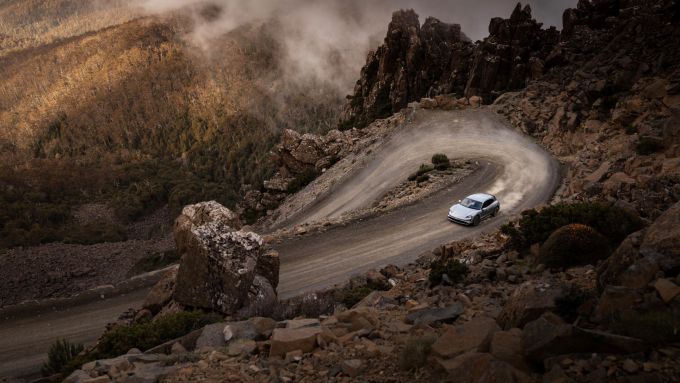 Mark Webber Tasmanië Porsche Taycan Cross Turismo foto 8