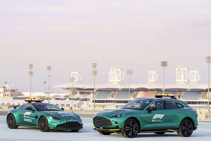 Aston Martin DBX707