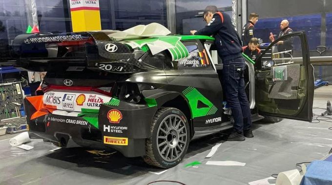 Hyundai_plakken_Craig_Breen_livery