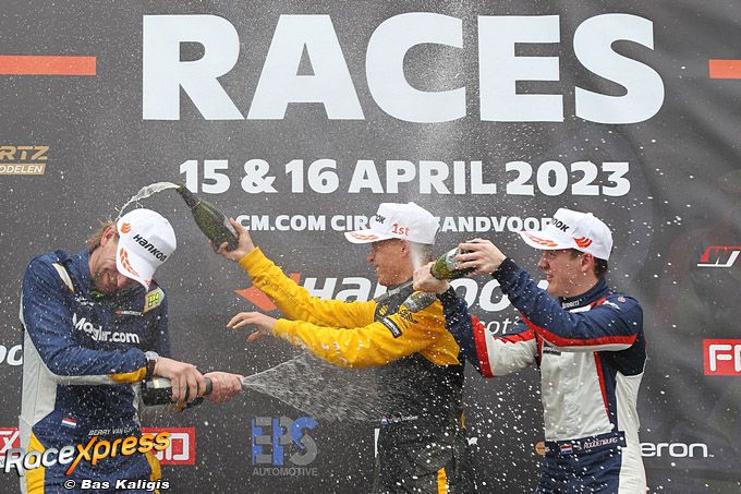 Senna van Soelen ijzersterke start van seizoen met twee zeges in BMW M2 Cup