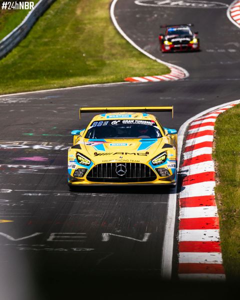 Mercedes_geel