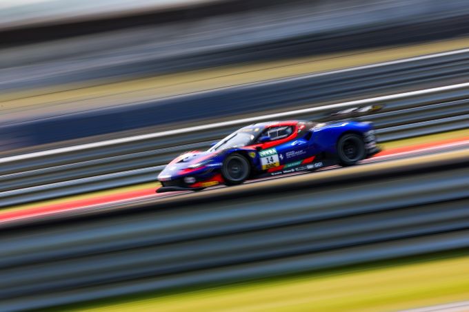 DTM terugkeer Zandvoort foto 17 ferrari onderweg