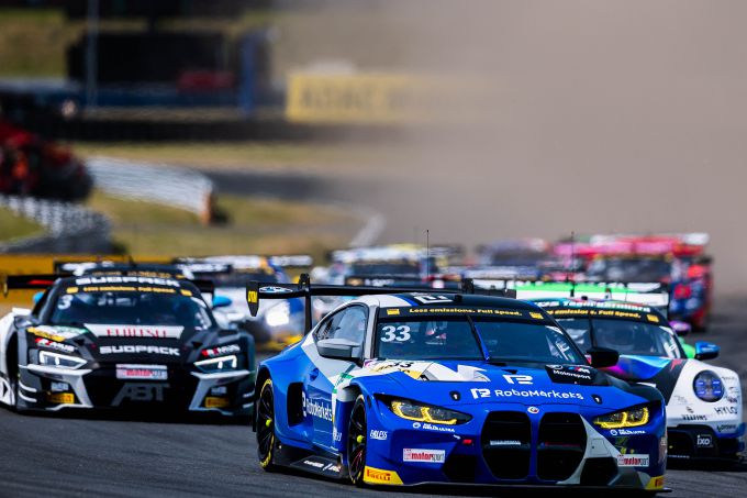 Dries_Vanthoor_BMW_Nr33