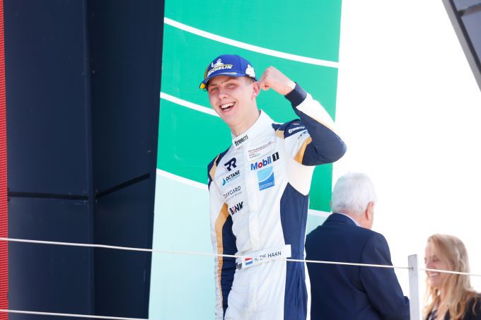 Porsche Mobil1 Supercup Silverstone Robert de Haan podium